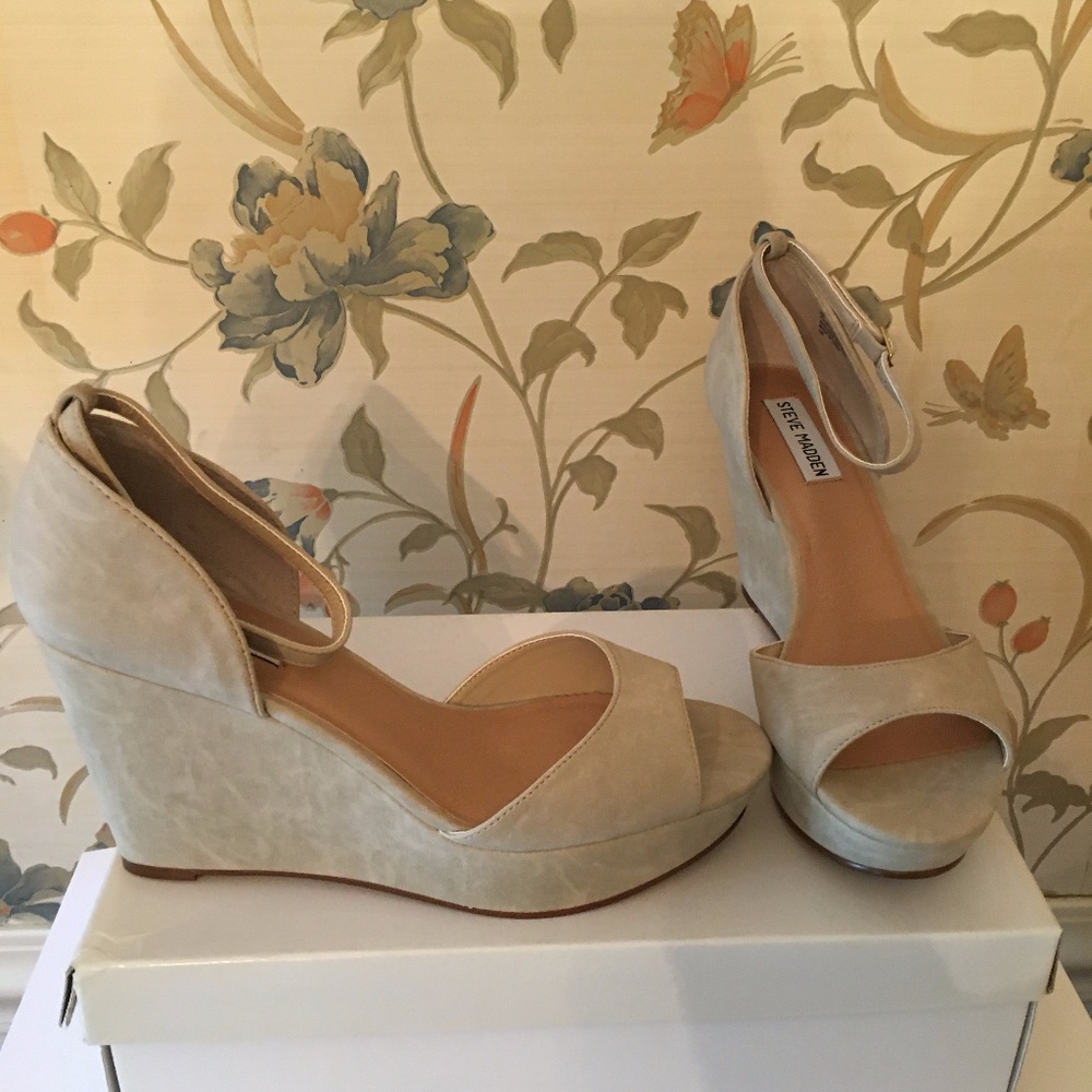 Steve Madden Tea Party Wedges Sz 9